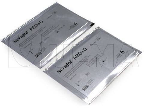 Conditionnement sous vide de cartonnettes d'analyse médicale en thermoformage avec film souple