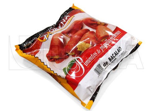 Conditionnement de croquettes de poulet, piments, moules congelés sur une ensacheuse verticale avec film laminé.