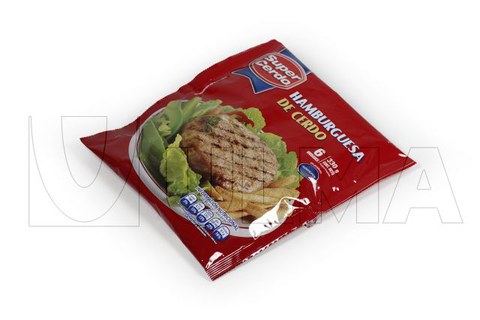Sachets de steaks hachés emballés sur une ensacheuse verticale avec film laminé.