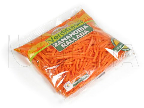 Carottes râpées en sachet emballées sur une ensacheuse verticale (vffs)
