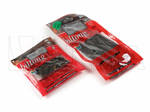 Gedroogd vlees verpakt onder gemodificeerde atmosfeer in thermoforming met flexibele folie.