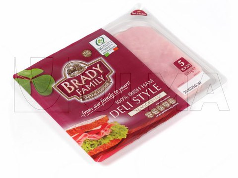 Plakjes ham verpakt in thermoforming in stevige folie