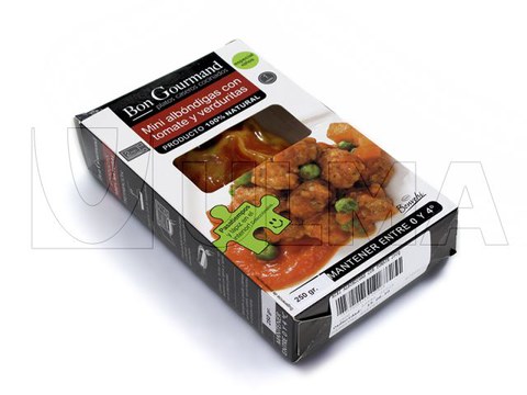 Kant-en-klaar eten vacuüm verpakt in flexibele folie met thermoformer